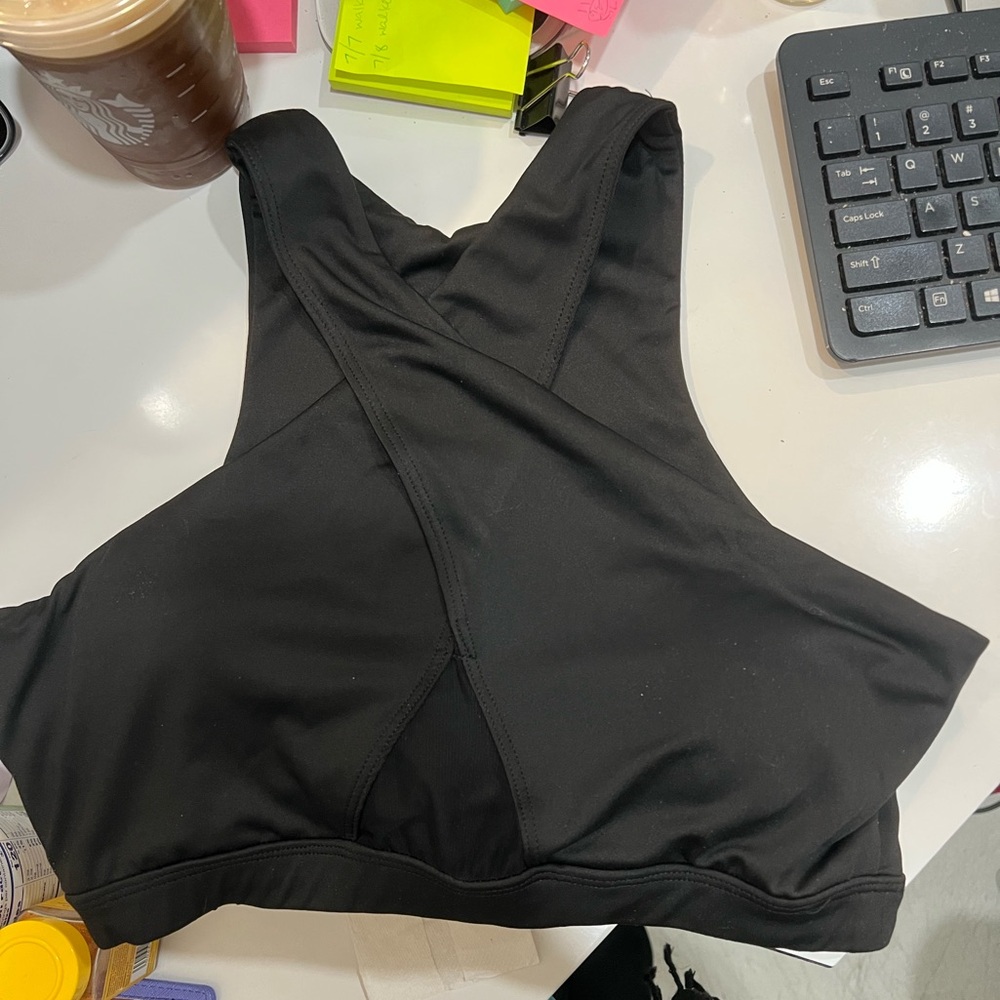 SHEIN Black Cross-Back Sports Bra size 6